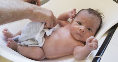 Stire din Sănătate : La cât timp de la naștere se taie cordonul ombilical