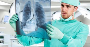 Ce afecțiune duce la complicații pulmonare