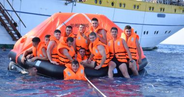 Bricul Mircea, în marș aniversar. "Abandonăm nava pentru școala ramelor" - 5