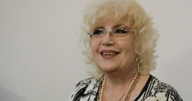 Stire din Cultură-Educație : Astăzi e ziua ta! La mulți ani, Corina Chiriac!
