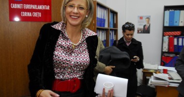 Stire din Politică-Administrație : "Voi cere Comisiei Europene crearea unui mecanism de combatere a extremismului"