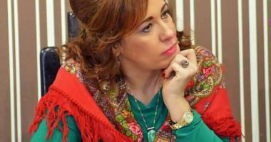 Stire din Social : Patronii de pe litoral vor capul Corinei Martin! "Se promovează doar pe ea"