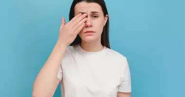 Stire din Sănătate : Cum vă protejați vederea după o zgârietură la ochi