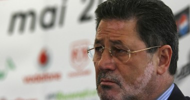 Stire din Sport : Cornel Dinu va fi operat astăzi