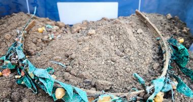 Descoperire importantă, în necropola oraşului antic Callatis. Arheologii au găsit podoabe de aur, sticlă și bronz - 2