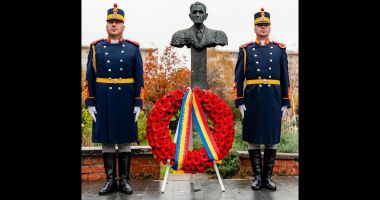 Stire din Actualitate : Președintele Nicușor Dan a depus o coroană de flori la monumentul lui Corneliu Coposu