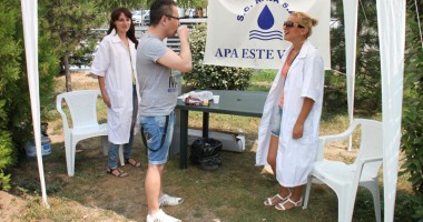 Stire din Social : Corturi și apă rece, de la RAJA, în zonele aglomerate ale Constanței