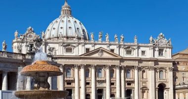 Stire din Actualitate : A fost instalat coșul de fum pe Capela Sixtină. Vaticanul se pregătește pentru Conclav