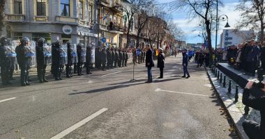 GALERIE FOTO Peste 1000 de constănțeni prezenți la parada militară de Ziua României - 11