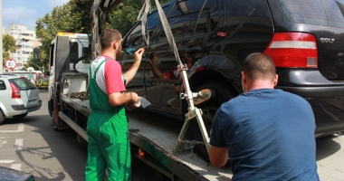 Vânătoare de mașini pe străzile Constanței? Ridicarea autoturismelor parcate neregulamentar revine - 3