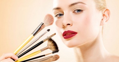 Una din trei persoane prezintă intoleranță la cosmetice