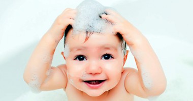 Stire din Sănătate : Alegeți cu grijă cosmeticele pentru bebeluși!