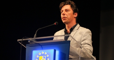 Stire din Politică-Administrație : Observatori "independenți" în secțiile de votare din Constanța. Cât de independenți sunt însă?