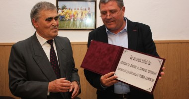 Stire din Cultură-Educație : Prozator declarat Cetățean de Onoare la Topraisar. Bucuriile și tristețile scriitorului Costache Tudor