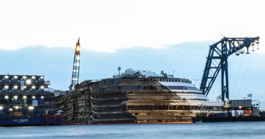 Stire din Actualitate : Costa Concordia, repusă pe linia de plutire