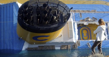Vezi imagini INEDITE cu naufragiul navei Costa Concordia - 10