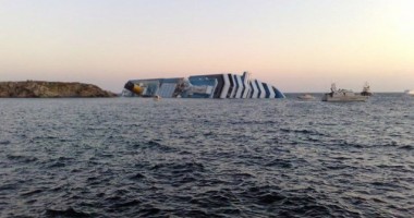 Croazieră de coșmar: Trei morți și 40 răniți în urma naufragiului unei nave italiene. 70 de români se aflau la bord / Galerie foto, video - 2