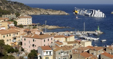Vezi imagini INEDITE cu naufragiul navei Costa Concordia - 6