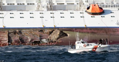 Vezi imagini INEDITE cu naufragiul navei Costa Concordia - 7