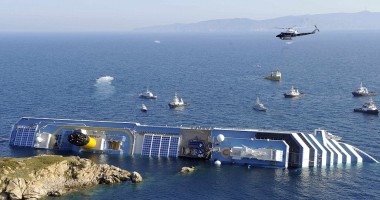 Stire din Actualitate : Vezi imagini INEDITE cu naufragiul navei Costa Concordia