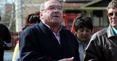 Stire din Politică-Administrație : Primăria Costinești distribuie ajutoarele UE direct la domiciliul beneficiarilor