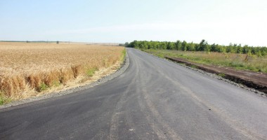 Șosele asfaltate până și pe câmp - Milioane de euro în drumurile Costineștiului - 2