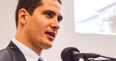 Stire din Politică-Administrație : Consilierul Costin Răsăuţeanu, de la PSD, se revoltă! „Nu au curaj să meargă până la capăt!”