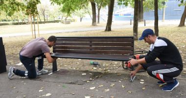 Coșuri noi de gunoi, băncuțe și dispozitive pentru deșeuri canine, la Constanța - 2