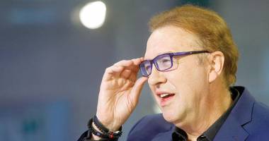Stire din Monden : Gabriel Cotabiță, în comă / Cântărețul este în continuare în stare gravă
