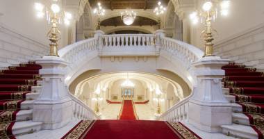 Stire din Politică-Administrație : Concert la Palatul Cotroceni în onoarea medicilor care au tratat victimele Colectiv
