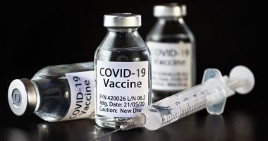 Stire din Actualitate : Vaccinări anti-COVID pe muzică de club