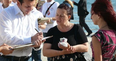 Stire din Politică-Administrație : "Voi repara tot ce s-a distrus în Constanța în ultimii ani!"