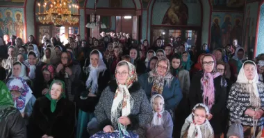 Stire din Cultură-Educație : Crăciunul pe rit vechi, trăit în biserică și în familie de rușii lipoveni