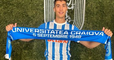 Stire din Sport : Universitatea Craiova l-a transferat pe fundaşul spaniol Iago Lopez