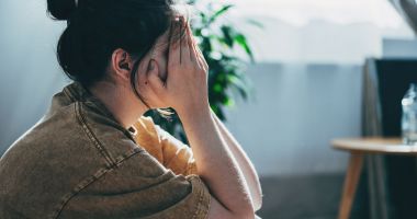Stire din Sănătate : Mare atenţie! Crăpăturile de lângă unghii pot provoca infecţii
