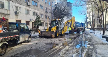 Craterul uriaș de pe strada București este în reparații urgente - 2