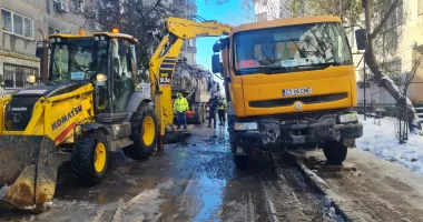 Craterul uriaș de pe strada București este în reparații urgente - 4