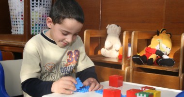 Stire din Diverse : Cum îi dezvoltăm creativitatea copilului