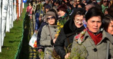 Stire din Social : Credincioșii constănțeni vor merge în procesiune cu icoanele
