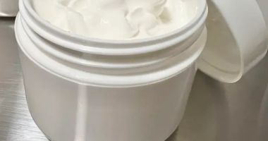 Stire din Sănătate : Cremă emolientă pentru unghii și cuticule din ingrediente naturale