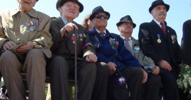 Stire din Economie : Crește ajutorul acordat veteranilor și văduvelor de război. Iată cu cât