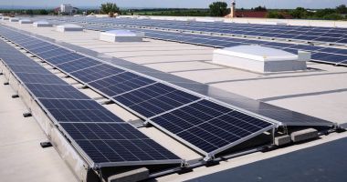 Stire din Economie : Crește numărul centralelor electrice fotovoltaice construite în România