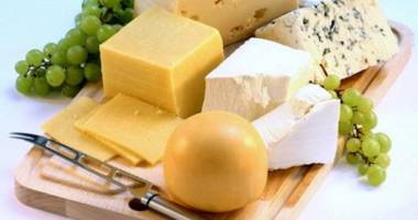 Stire din Economie : Crește producția de brânzeturi, dar scad vânzările de lapte