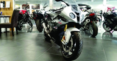 Stire din Economie : Creștere spectaculoasă a comerțului auto-moto