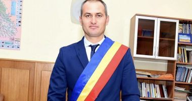 Stire din Eveniment : A fost arestat primarul din Crevedia! Iată care au fost acuzaţiile