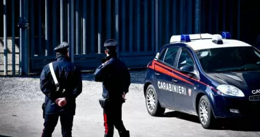 Stire din Actualitate : Noapte de groază. Bărbat omorât în fața copilului după un gest banal
