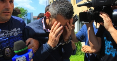 Stire din Eveniment : CRIMINALUL ADRIANEI FARCAȘ VREA ACASĂ. CE DECIZIE AU LUAT MAGISTRAȚII