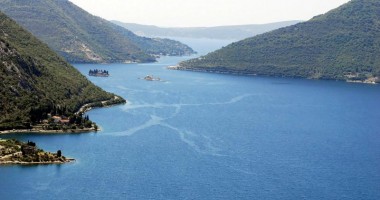 Stire din Actualitate : Moscova a lansat proiectul unui pod care va lega Rusia de Crimeea