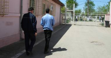 Stire din Eveniment : Criminal dus la Penitenciarul Poarta Albă