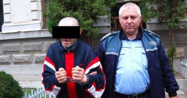 Stire din Eveniment : Crimă într-un spital din Hunedoara: un pacient și-a strangulat colegul pentru că era mai mare cu doi ani!